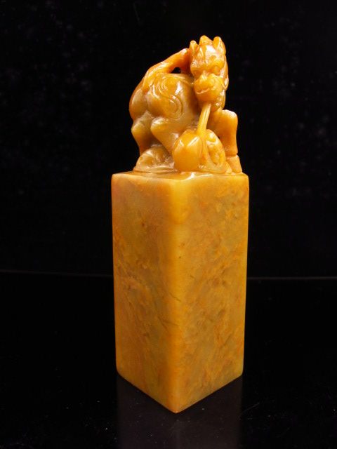 2001年中国福建/田黄石/老料巴林石福黄凍石大印章/石芙蓉艾葉緑